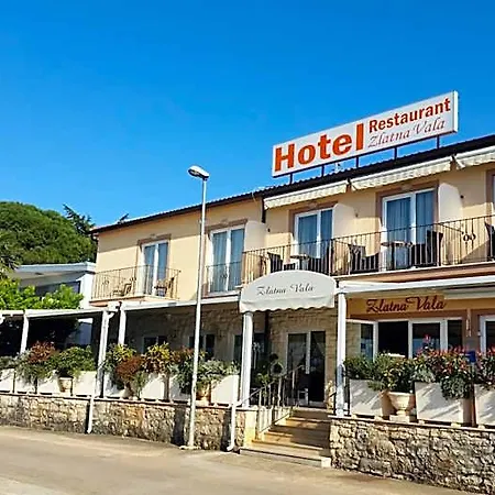 Zlatna Vala Hotel Umago