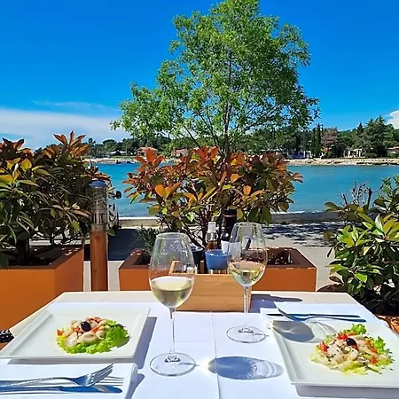 Zlatna Vala 3* Umag